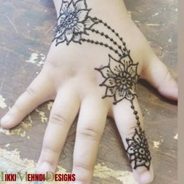 baby tikki mehndi design