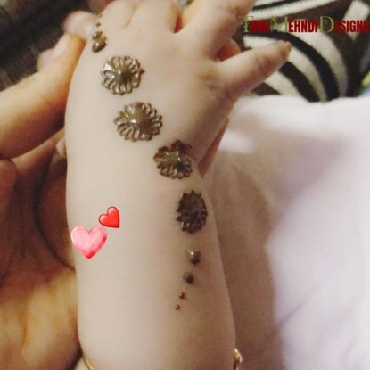 baby tikki mehndi design