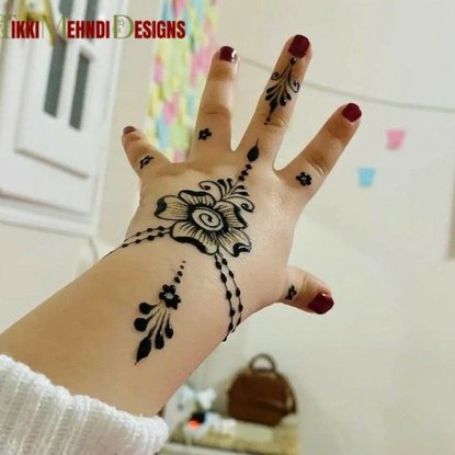 baby tikki mehndi design