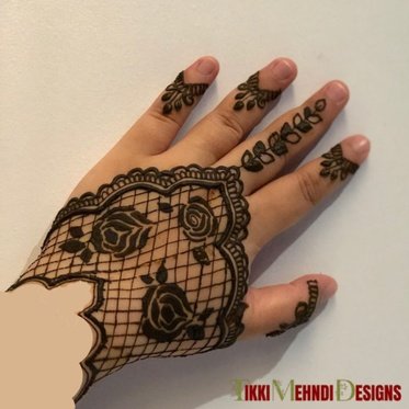 baby tikki mehndi design