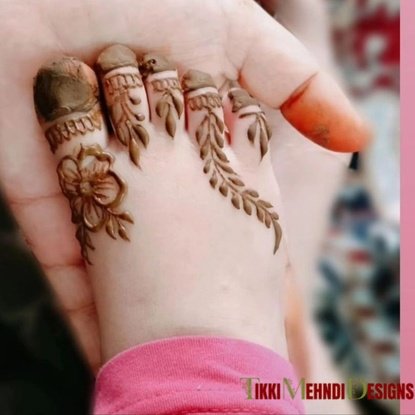 baby tikki mehndi design