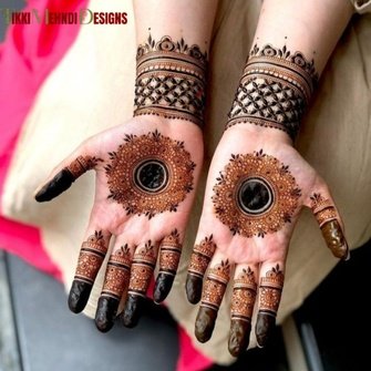 front hand simple mehndi design