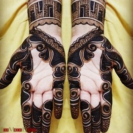 front hand simple mehndi design