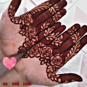 front hand simple mehndi design