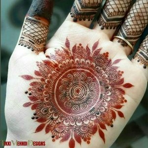 front hand simple mehndi design