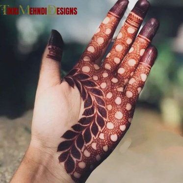 front hand simple mehndi design