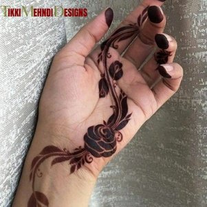 front hand simple mehndi design