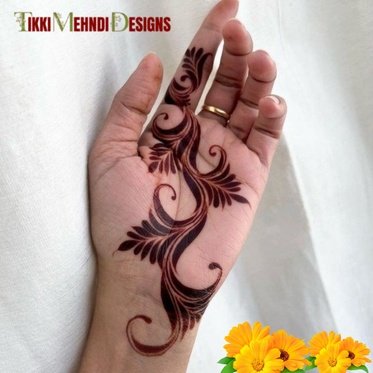 front hand simple mehndi design