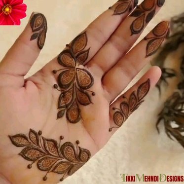 front hand simple mehndi design