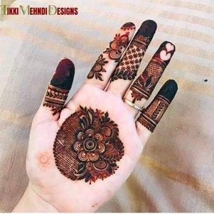 front hand simple mehndi design