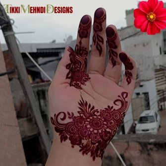 front hand simple mehndi design