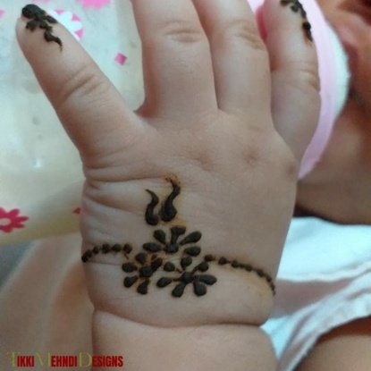 cute mehndi design for kids