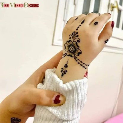 cute mehndi design for kids