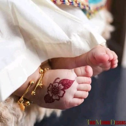 cute mehndi design for kids