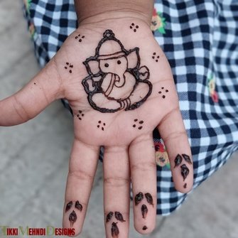 cute mehndi design for kids