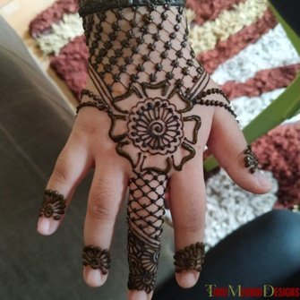 cute mehndi design for kids