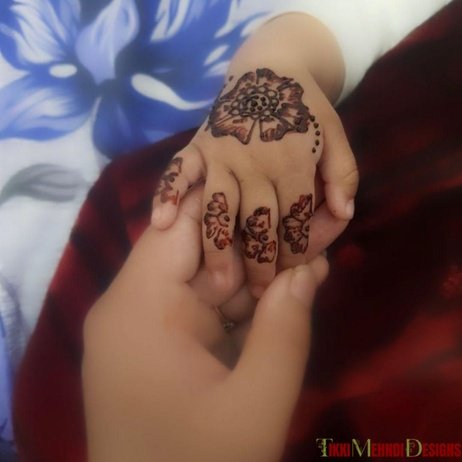 cute mehndi design for kids