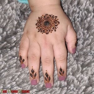 cute mehndi design for kids