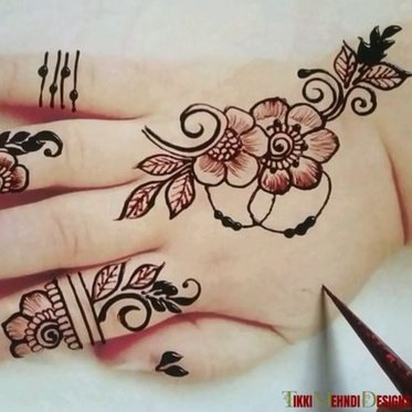 cute mehndi design for kids