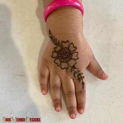 cute mehndi design for kids