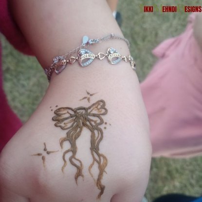 cute mehndi design for kids