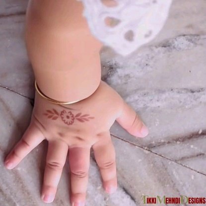 cute mehndi design for kids
