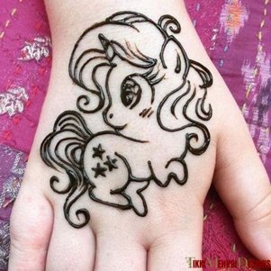 cute mehndi design for kids