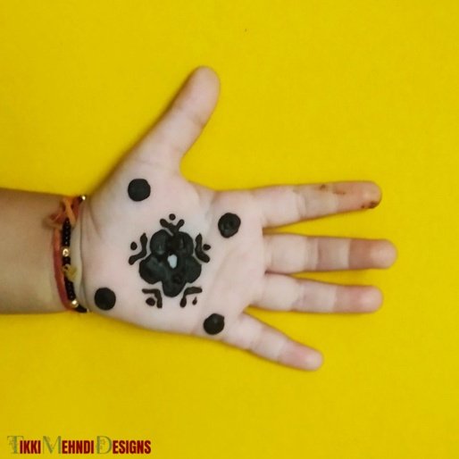 cute mehndi design for kids