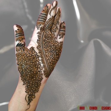 rabeeca khan mehndi design