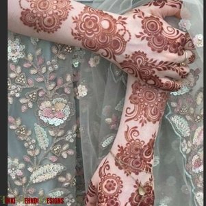 rabeeca khan mehndi design