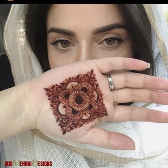 rabeeca khan mehndi design