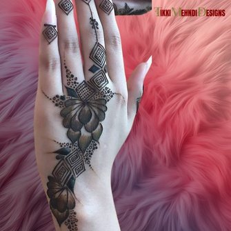 rabeeca khan mehndi design